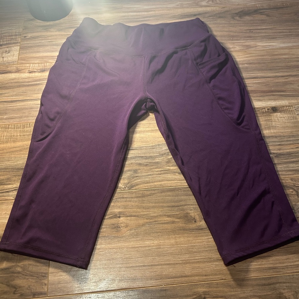 * 🤑💰🤑 3/$10.00 budle item 🤑💰🤑 Women’s Capri Leggings